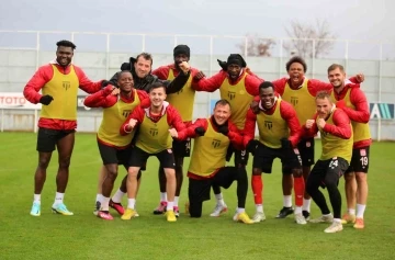 Sivasspor pas ve şut çalıştı