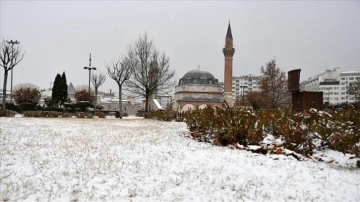 Sivas'ta kar yağışı etkili oldu