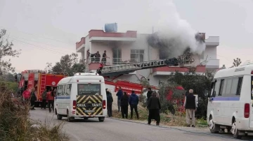 Sobadan kaynaklı yangın çıktı, 2 kadın dumandan etkilendi