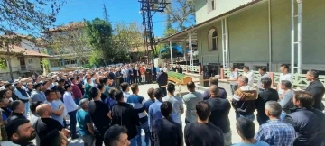 Soma’da maden kazasında hayatını kaybeden işçi Gediz’de toprağa verildi
