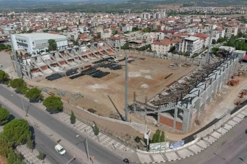 Soma Stadyumu’nda çalışmalar devam ediyor
