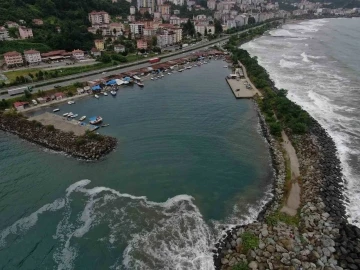 Sosyal medyada ‘Buraya kadarmış’ dedi, ayağına bağladığı çapa ile denize atlayıp intihar etti
