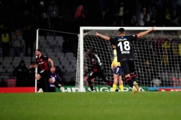 Spor Toto Süper Lig: Fatih Karagümrük: 1 - Fenerbahçe: 0 (İlk yarı)
