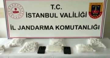 Stepne lastiğin altına gizlenen 6 kilo uyuşturucu ele geçirildi
