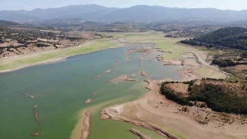 Su seviyesi yüzde 16’lara düşen Bayramiç Barajı kuruma noktasına geldi
