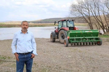 Sular yükselince yolları 70 kilometre uzadı
