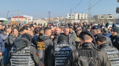 Sultangazi’de mahalle sakinlerinden İBB’ye mezarlık tepkisi
