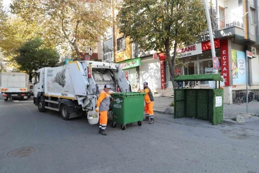 Sultangazi’de &quot;Çöpler Konteynere&quot; uygulaması başlatıldı
