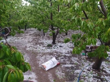 Suluova’da sağanak ve dolu 4 köyde arazileri vurdu