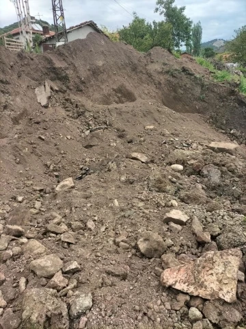 Sungurlu’da yağış toprak kaymasına neden oldu
