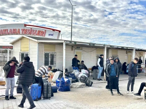 Suriye’deki yeni dönem sonrası mültecilerin dönüşü devam ediyor
