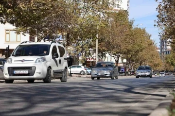 Sürücülere sisli ve puslu havalarda güvenli sürüş uyarısı
