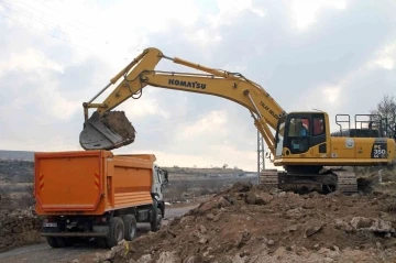 Talas Tablakaya Mahallesi’nde hummalı yol çalışması
