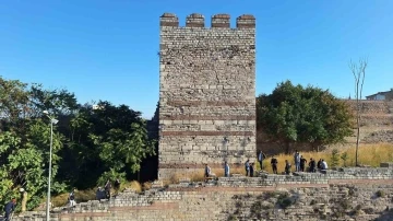 Tarihi Topkapı Surlarında erkek cesedi bulundu