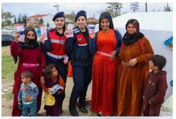 Tarım işçisi kadınlara KADES uygulaması tanıtıldı