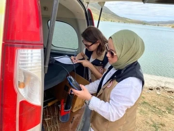 Tarımsal sulamada kullanılan gölet ve barajlar kontrol edilerek numuneler alındı
