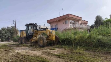 Tarsus Belediyesi kırsal mahallerde yol bakım çalışmasını yoğunlaştırdı
