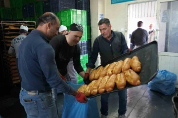 Tarsus’tan deprem bölgesine ekmek sevkiyatı
