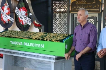 Taşova Belediye Başkanı Bayram Öztürk’ün vefat eden oğlu son yolculuğuna uğurlandı
