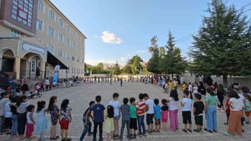 Tatvan Belediyesinden “Çocuk Şenlikleri”
