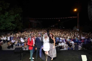 Tavas Zeybek Festivali renkli görüntülere sahne oluyor
