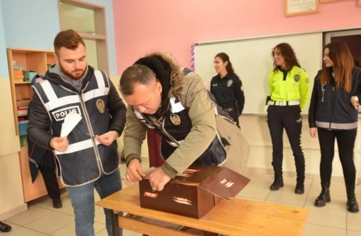 Tavşanlı İlçe Emniyet Müdürlüğü’nden özel öğrencilere duygusal ziyaret
