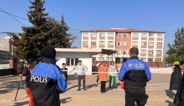 TDP Polisleri öğrencileri bilgilendirdi
