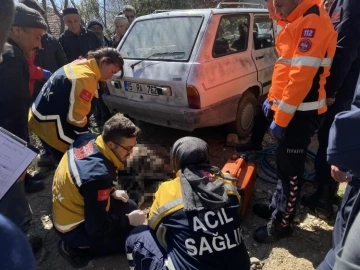 Tekerin arkasına taş koymak isterken aracın hareket etmesiyle sıkışan genç hayatını kaybetti
