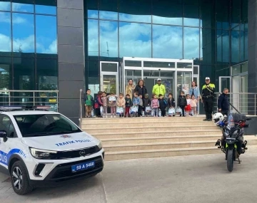 Tekirdağ’da anaokulu öğrencilerine trafik eğitimi verildi
