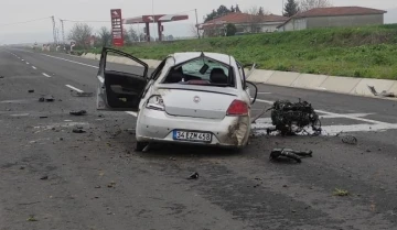 Tekirdağ’da otomobil refüje çarptı
