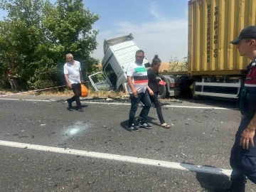 Tekirdağ’da tıra çarpan otomobil sürücüsü hayatını kaybetti
