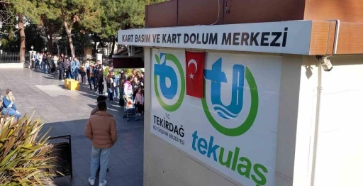 Tekirdağ’da toplu taşıma kartı kuyruğu
