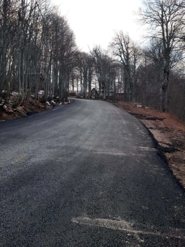 Teleferiğin son durağına otopark ve yol
