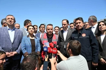 Teleferik kazasında kurtarılmayı bekleyen 13 kişi kaldı
