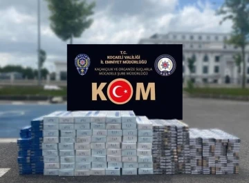 TEM Otoyolu’nda bir araçta bin 430 paket gümrük kaçağı sigara ele geçirildi
