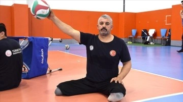 Terör gazisi, Oturarak Voleybol Milli Takımı'nın başarısı için ter döküyor