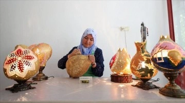 Tesadüfen eline geçen süs kabağı tohumu gelir kapısı oldu