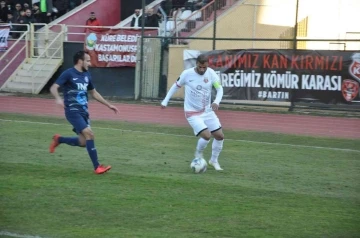 TFF 2. Lig, Kastamonuspor: 4 - Sarıyer: 1