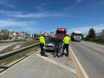 Tır ile otomobil çarpıştı
