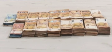 Tırın dondurucusuna konulan 153 bin euro ele geçirildi
