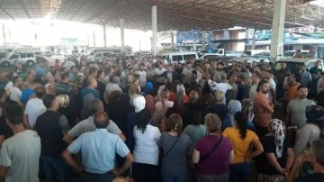 Torbalı’da grev kararı alan pazarcılar tezgah kapattı
