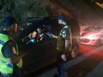 Trafik jandarma ekipleri alkollü araç denetimi yaptı
