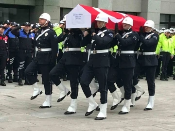 Trafik kazasında şehit olan polis memuru için İstanbul Emniyetinde tören düzenlendi
