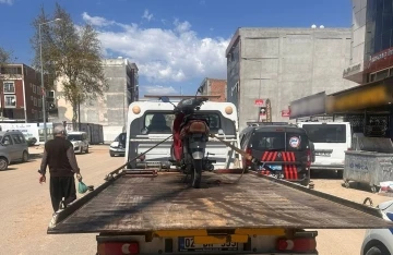 Trafikten men olan motosiklete binen şahsa para cezası kesildi
