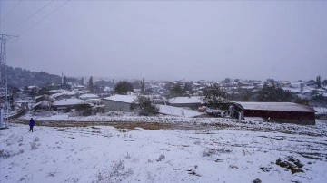 Trakya'nın yüksek kesimlerinde kar yağışı başladı