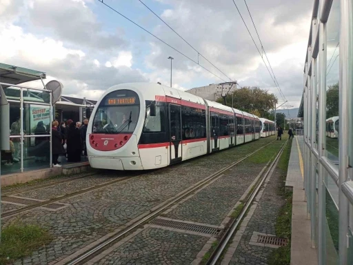 Tramvay ve otobüsler Türkiye’nin yarısını taşıdı
