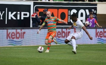 Trendyol Süper Lig: Alanyaspor: 0 - Kayserispor: 0 (İlk yarı)
