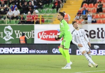 Alanyaspor sahasında Beşiktaş ile 1-1 berabere kaldı