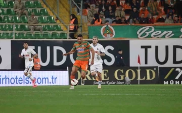 Trendyol Süper Lig: Alanyaspor: 3 - Trabzonspor: 1 (Maç sonucu)
