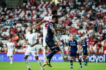 Trendyol Süper Lig: Antalyaspor: 1 - RAMS Başakşehir: 0 (Maç sonucu)
